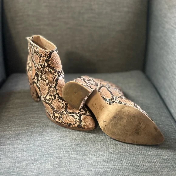 Steve Madden Julianne Snake Python Skin Tan Ankle Boots Block Heel Shoes Size 10 - Picture 6 of 7